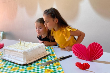 COMEMORAÇÃO DOS ANIVERSÁRIOS DO MÊS TEVE BOLO, ATIVIDADES E MUITA ALEGRIA NO VIVA LEITE