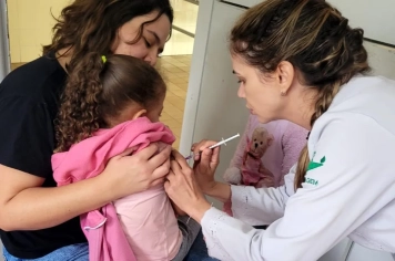Programa Vacinação nas Escolas realiza imunização contra a Influenza em creche municipal