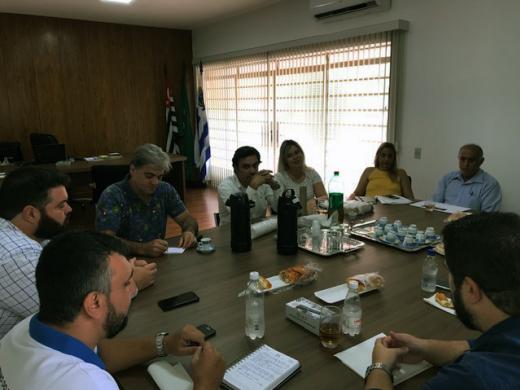 PREFEITO REÚNE SECRETARIADO PARA DISCUTIR DEMANDAS