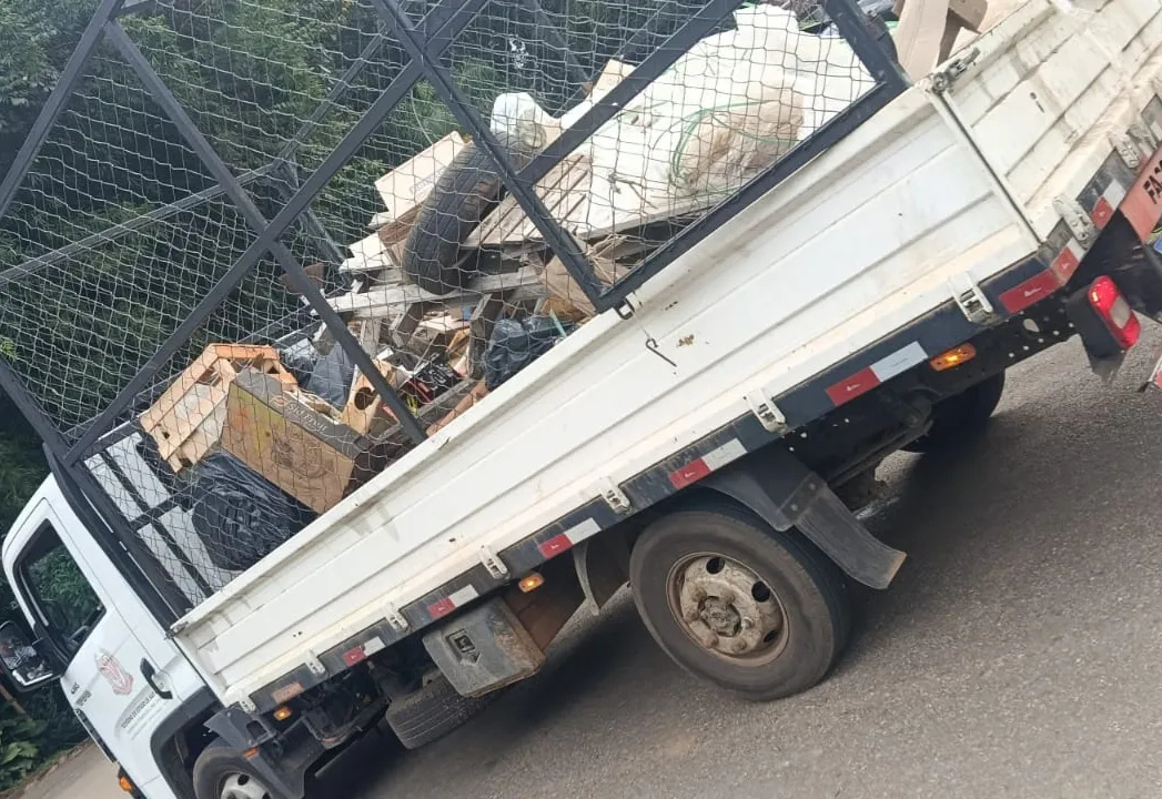 Combate ao Mosquito: Mutirão contra a dengue mobiliza equipes e recolhe materiais no bairro Fonte Platina
