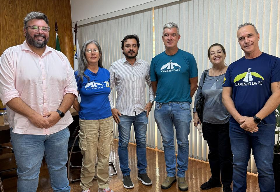 PREFEITO E PRESIDENTE DA CÂMARA SE REUNEM COM DIRETORIA DO “CAMINHO DA FÉ” 